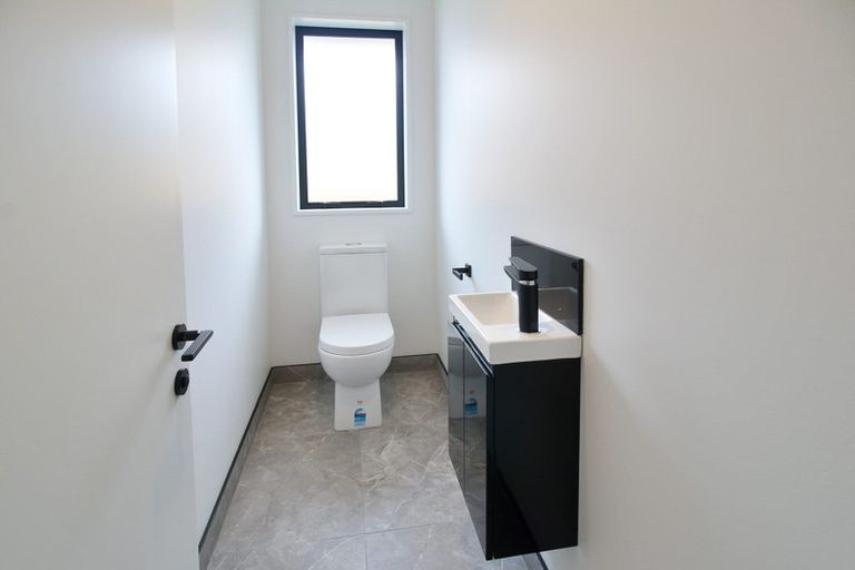 Photo of property in 38 Broadway Parade, Rolleston, 7615