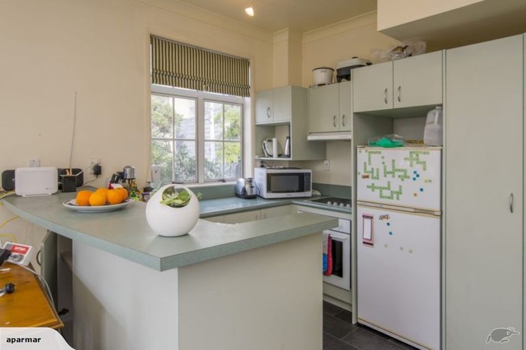 Photo of property in 32 Pipitea Street, Thorndon, Wellington, 6011