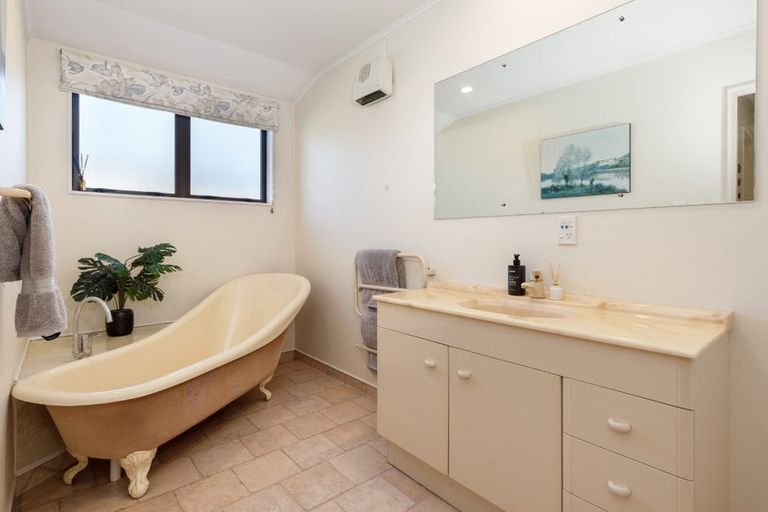 Photo of property in 16 Springswood Grove, Springlands, Blenheim, 7201