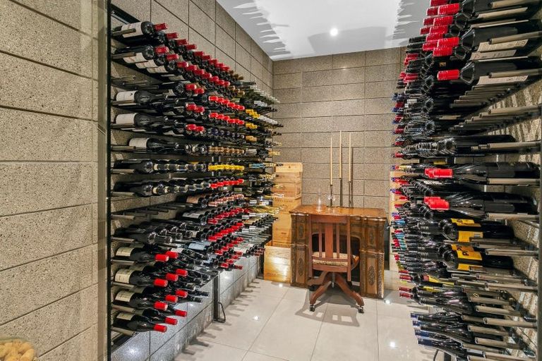 Photo of property in 58a Peter Terrace, Castor Bay, Auckland, 0620