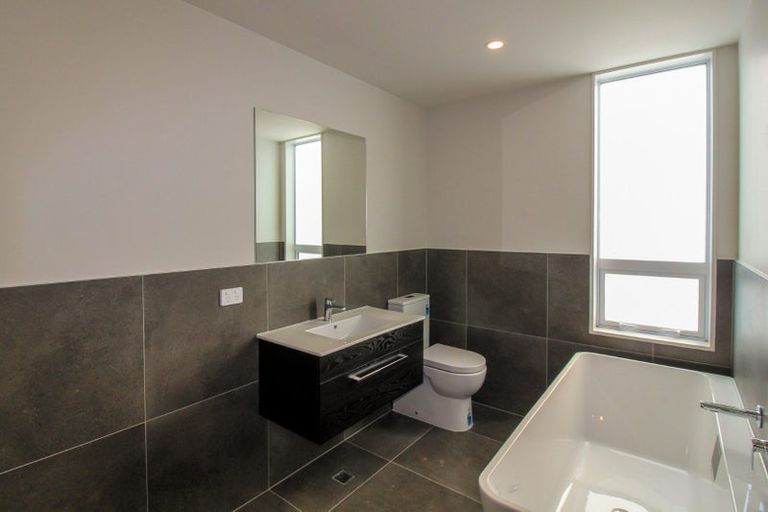 Photo of property in 9/6 Bushland Grove, Paparangi, Wellington, 6037