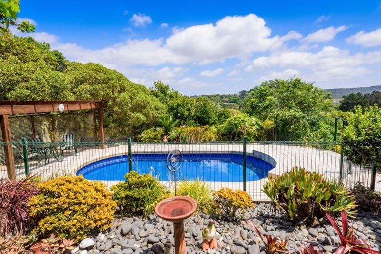 Photo of property in 119 Vaughans Road, Okura, Albany, 0792