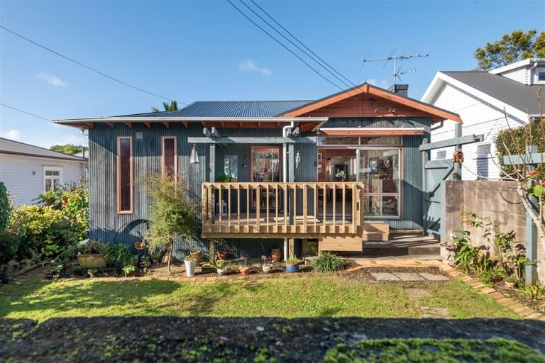Photo of property in 69 Martin Avenue, Mount Albert, Auckland, 1025