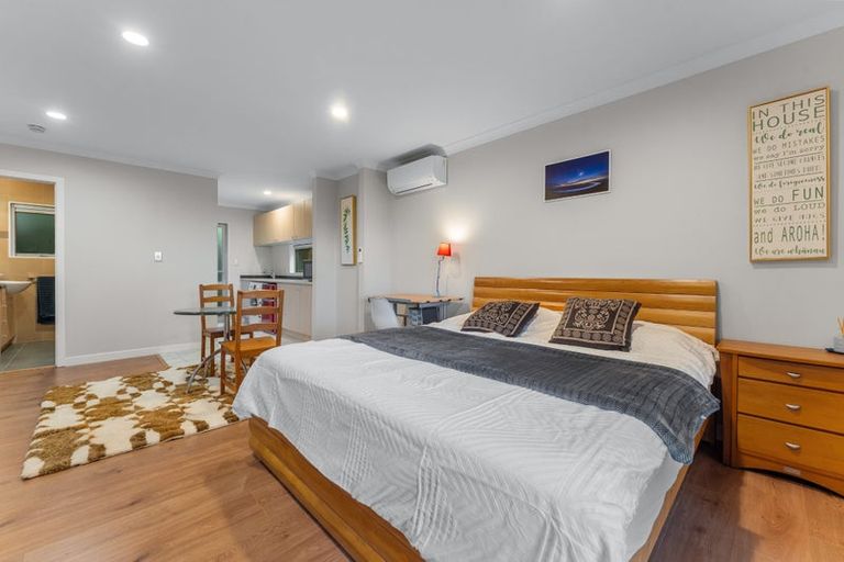 Photo of property in 5b Rahopara Street, Castor Bay, Auckland, 0620