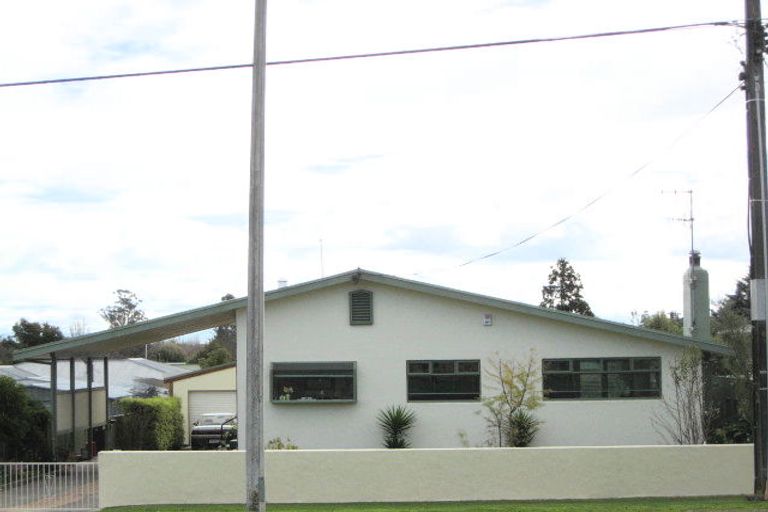 Photo of property in 66 Middle Road, Havelock North, 4130
