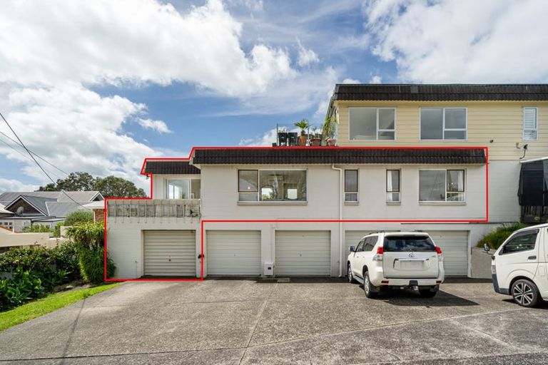 Photo of property in 1/22 North Avenue, Narrow Neck, Auckland, 0624
