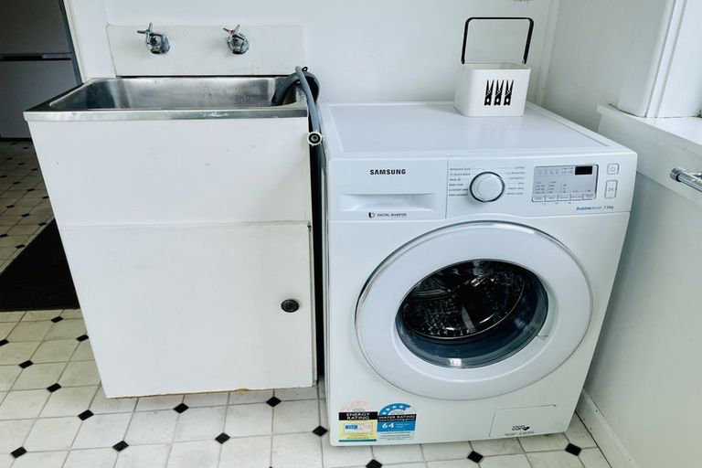 Photo of property in 11 Owen Street, Newtown, Wellington, 6021