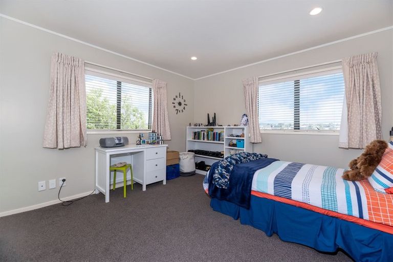 Photo of property in 2/13 Quebec Road, Milford, Auckland, 0620