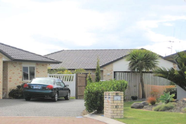 Photo of property in 16 Hinemarama Close, Papamoa Beach, Papamoa, 3118