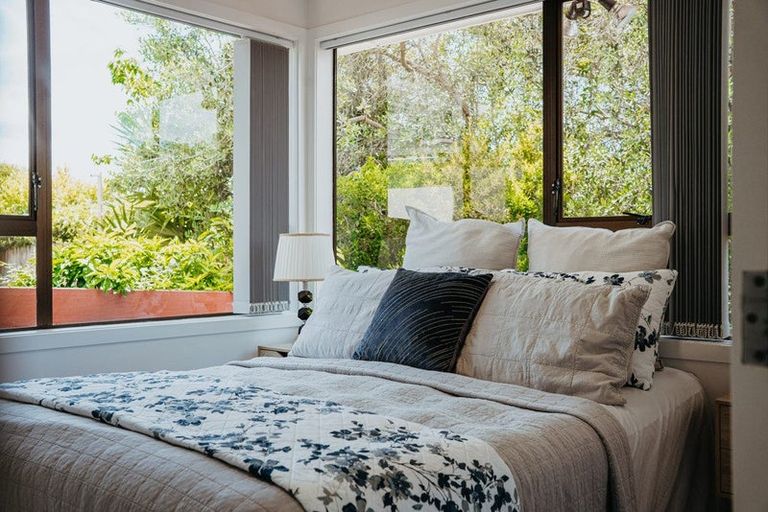 Photo of property in 6b Beldon Place, Pakuranga Heights, Auckland, 2010