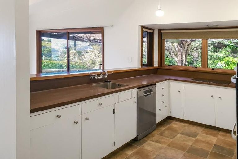 Photo of property in 5a Seapoint Road, Bluff Hill, Napier, 4110