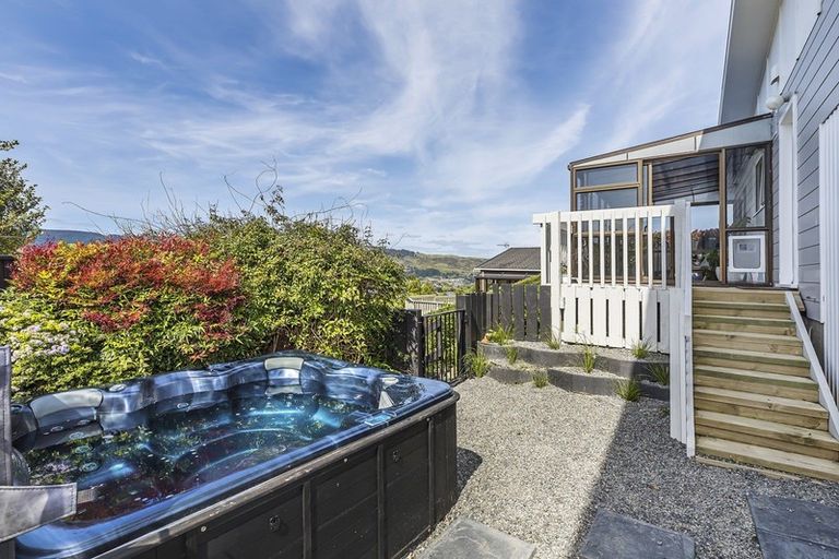 Photo of property in 23 Westhaven Drive, Tawa, Wellington, 5028