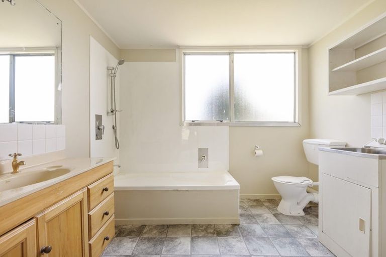 Photo of property in 1 Cordyline Road, Port Waikato, Tuakau, 2695