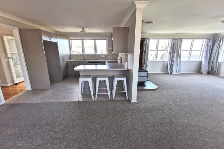 Photo of property in 141 Ennis Avenue, Pakuranga Heights, Auckland, 2010