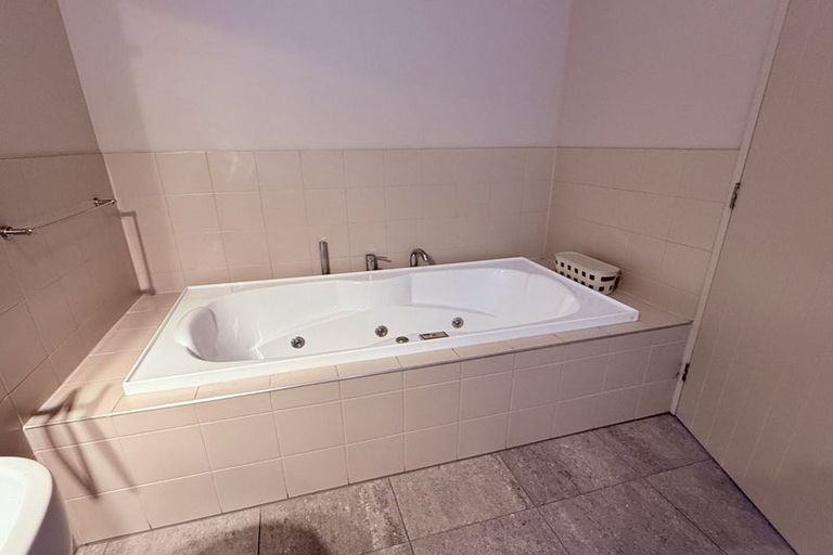 Photo of property in 10/2 Manor Place, Dunedin Central, Dunedin, 9016