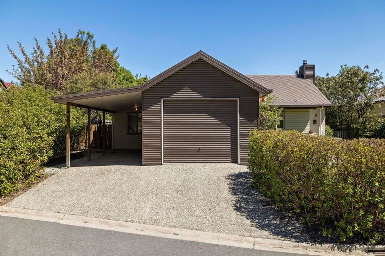 Photo of property in 12 Alexander Place, Arrowtown, 9302