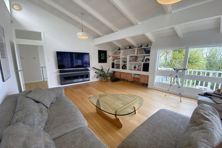 Photo of property in 37 Gill Avenue, Te Atatu Peninsula, Auckland, 0610