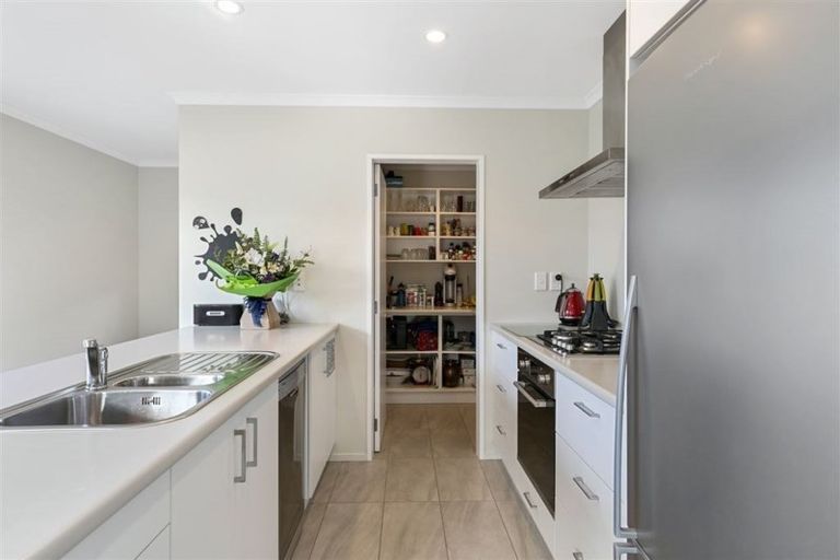 Photo of property in 254 Mark Avenue, Grenada Village, Wellington, 6037