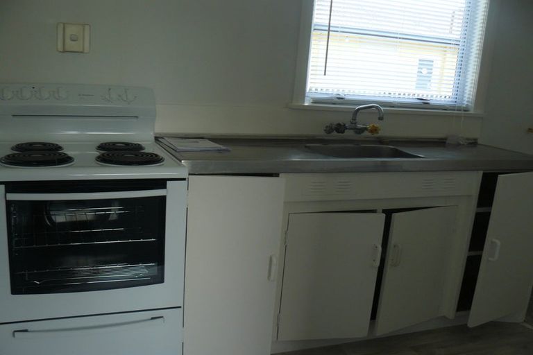 Photo of property in 3/92 Parkers Road, Tahunanui, Nelson, 7011