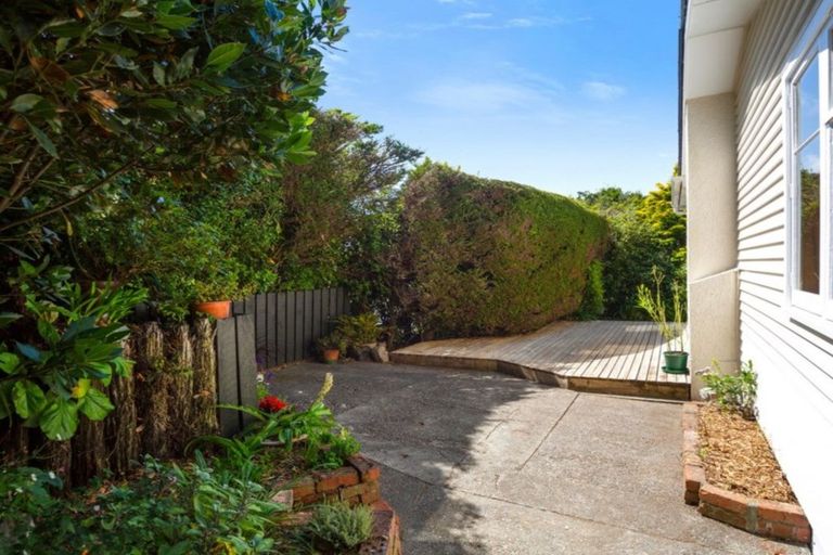 Photo of property in 129 Ironside Road, Johnsonville, Wellington, 6037