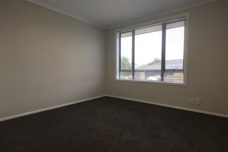 Photo of property in 10 Mt Lebanon Crescent, The Gardens, Auckland, 2105
