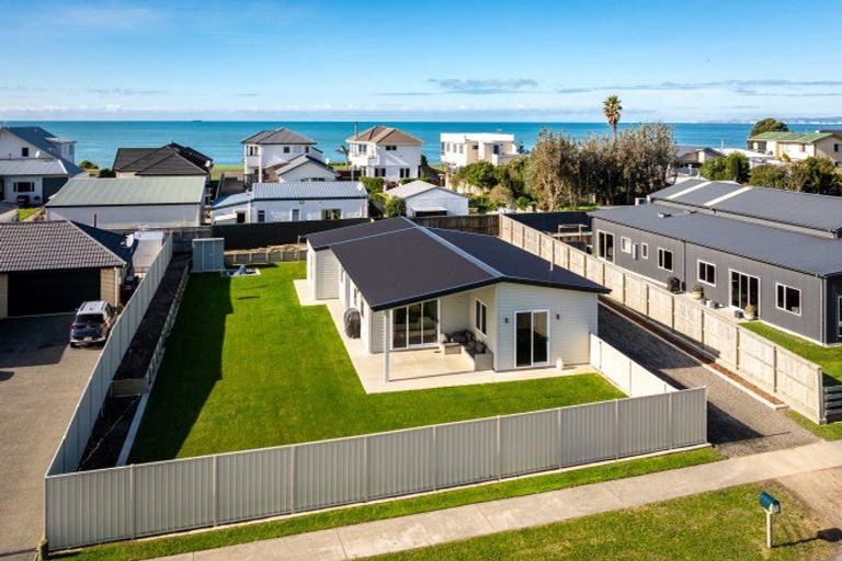 Photo of property in 23 Pohutukawa Drive, Eskdale, Napier, 4182