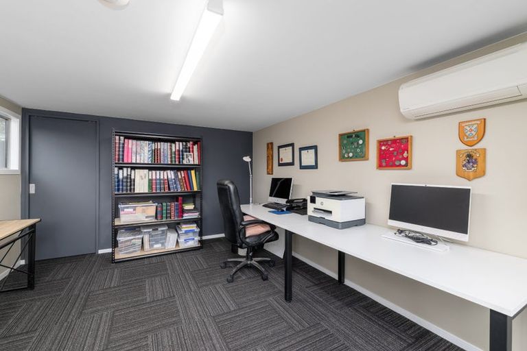 Photo of property in 36 Harrowdale Drive, Avonhead, Christchurch, 8042