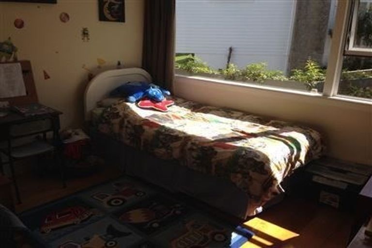 Photo of property in 1/21 William Souter Street, Forrest Hill, Auckland, 0620