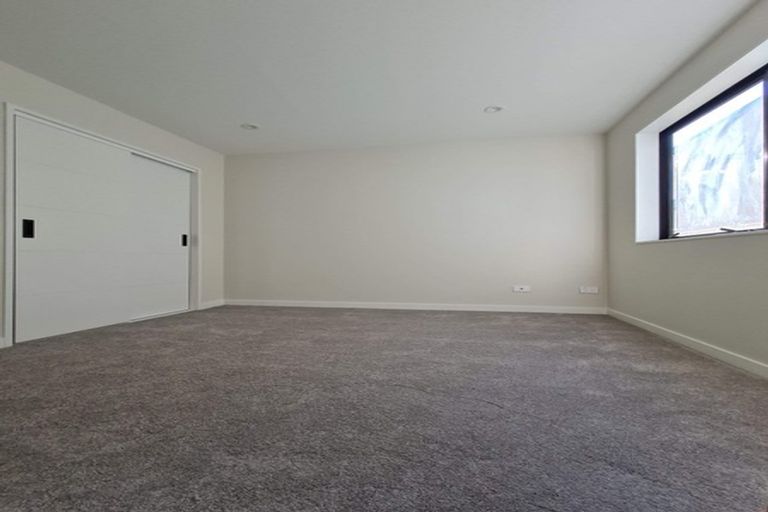 Photo of property in 5 Skua Road, Hobsonville, Auckland, 0616