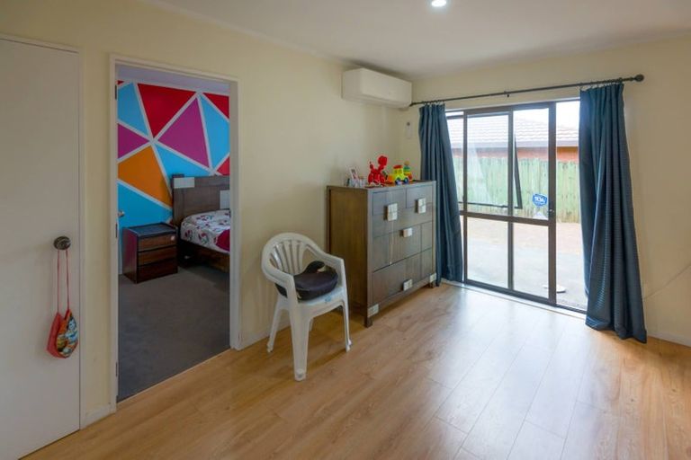 Photo of property in 5 Sherpa Place, Massey, Auckland, 0614