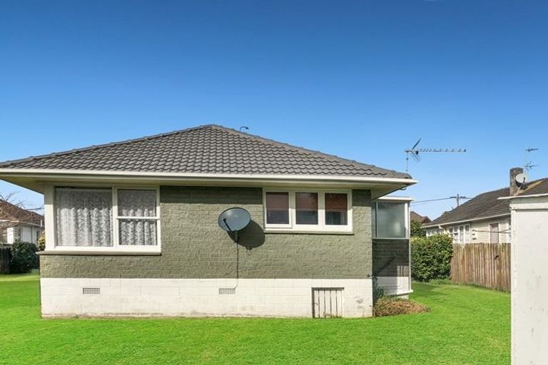 Photo of property in 3/13 Otakau Road, Milford, Auckland, 0620
