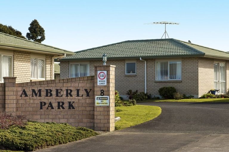 Photo of property in 4/8 Village Place, Tuakau, 2121