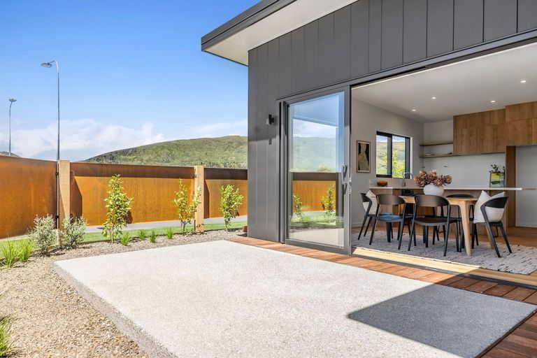 Photo of property in 26 Deans Drive, Wanaka, 9382