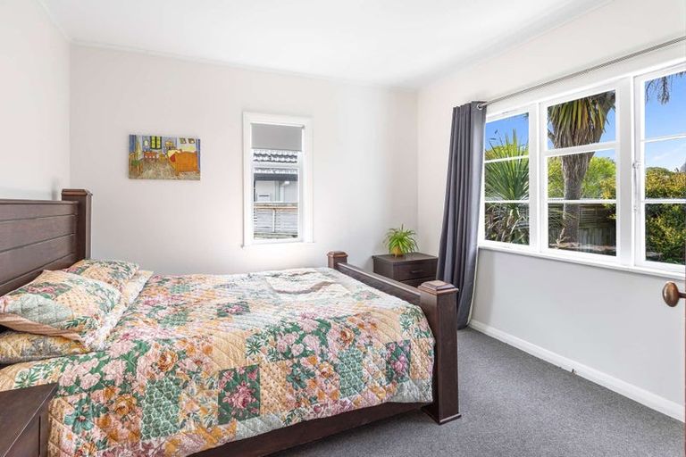 Photo of property in 65 Park Road, West End, Palmerston North, 4412