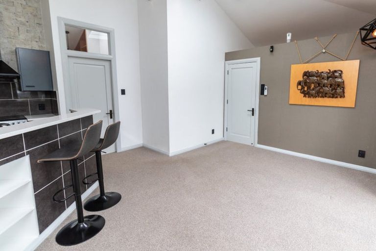 Photo of property in 30c Collins Avenue, Tawa, Wellington, 5028