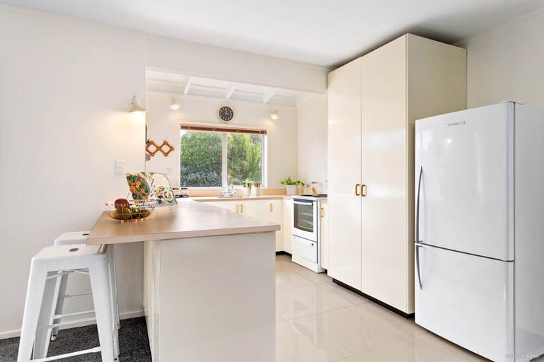 Photo of property in 2/12 Taynith Place, Glenfield, Auckland, 0629