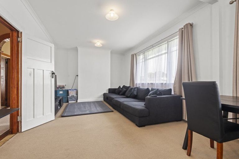 Photo of property in 35 Ross Street, Woodville, 4920