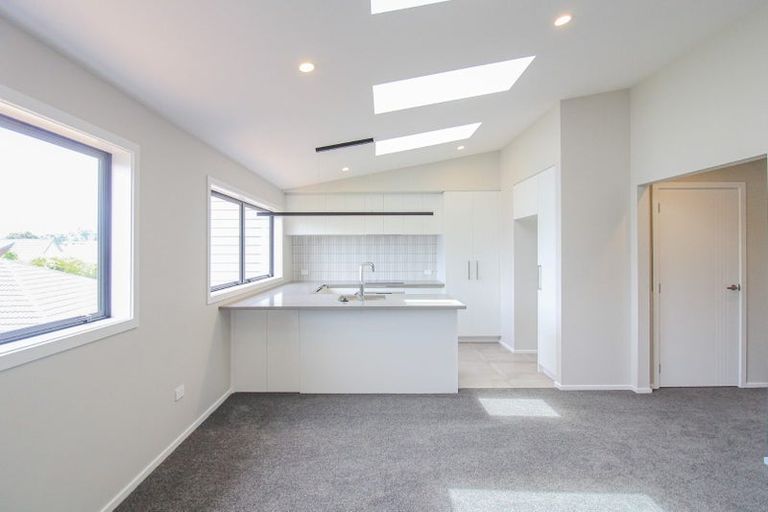 Photo of property in 4/7 Grays Road, Plimmerton, Porirua, 5026