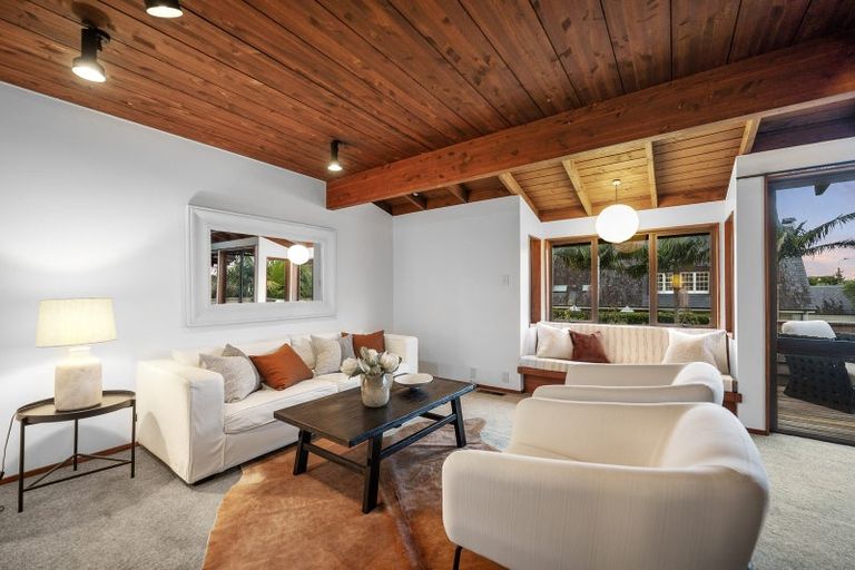 Photo of property in 2/22 Saltburn Road, Milford, Auckland, 0620