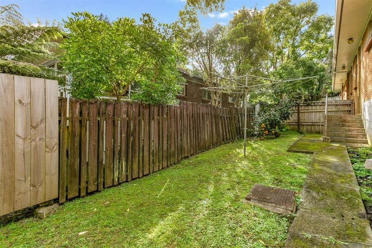 Photo of property in 1/20 Flavia Close, Torbay, Auckland, 0630