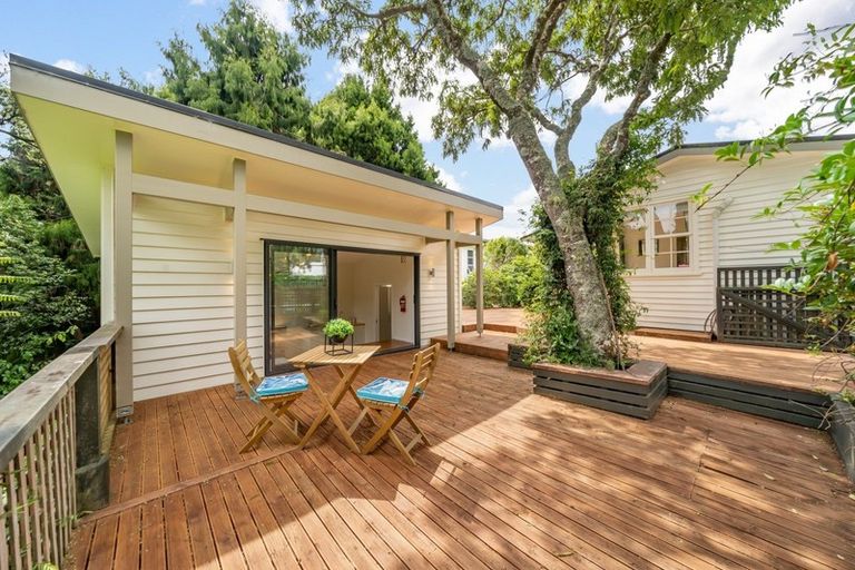 Photo of property in 22 Freemans Way, Pinehaven, Upper Hutt, 5019