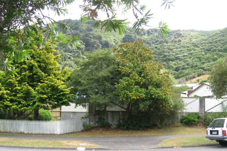 Photo of property in 13 Larchmont Grove, Totara Park, Upper Hutt, 5018