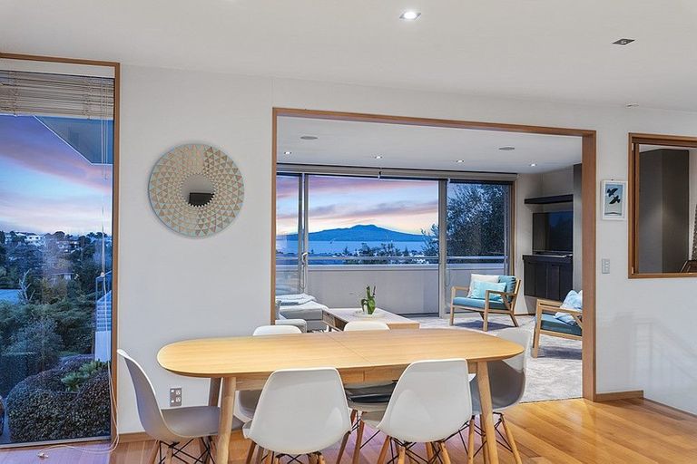 Photo of property in 2/55 Parr Terrace, Castor Bay, Auckland, 0620