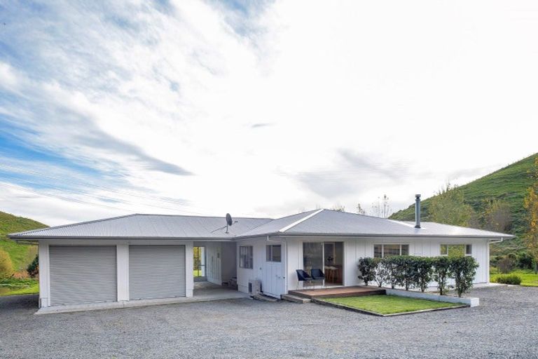Photo of property in 90 Kopaki Bay Road, Puketapu, Napier, 4182