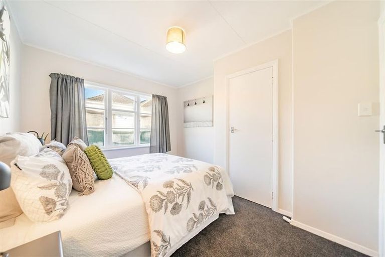 Photo of property in 6 Russell Road, Wainuiomata, Lower Hutt, 5014