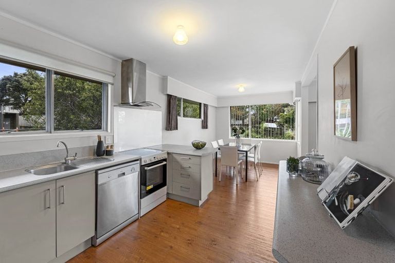 Photo of property in 2/4 Larne Avenue, Pakuranga Heights, Auckland, 2010