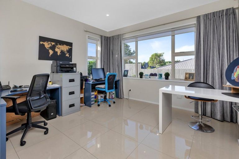 Photo of property in 28 Stace Hopper Drive, One Tree Point, 0118