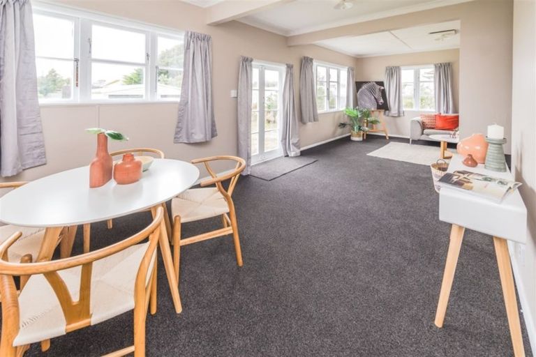 Photo of property in 24 Swiss Avenue, Gonville, Whanganui, 4501