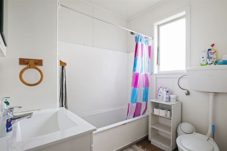 Photo of property in 2/119 Victoria Street West, Onehunga, Auckland, 1061