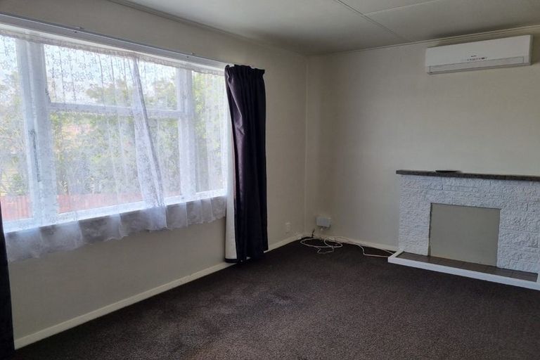 Photo of property in 9 Birman Place, Cannons Creek, Porirua, 5024
